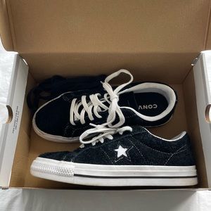 converse suede one star
